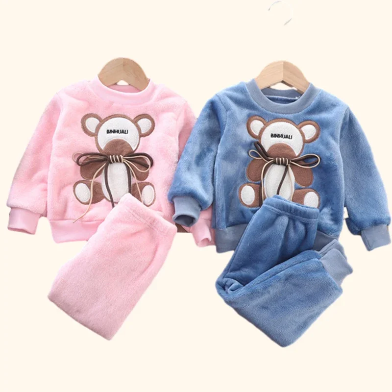 Jesienno-zimowa odzież dla dzi – Winter Clothing 1 Year Old recenzja i cena